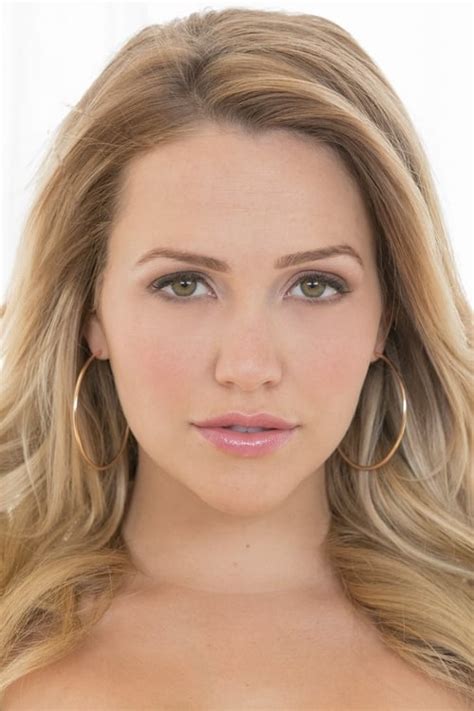 Mia Malkova flaunts new car after making £2.2m a year